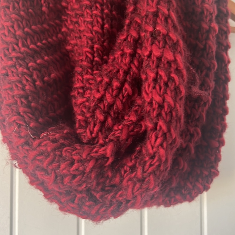 Express infinity, knit scarf - Picture 2 of 4